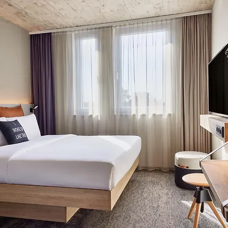 Moxy Hotel 3*