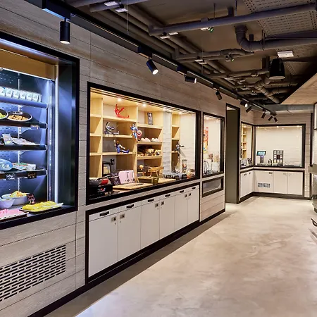 Hotel Moxy 3*