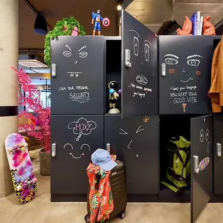 Hotel Moxy 3*