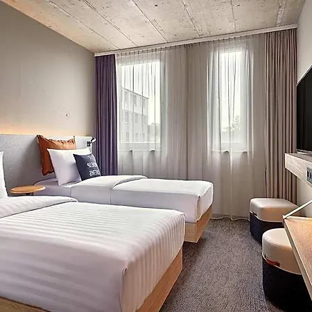 Hotel Moxy 3*