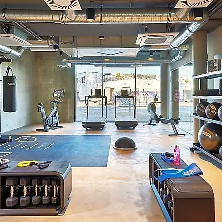 Hotel Moxy 3*