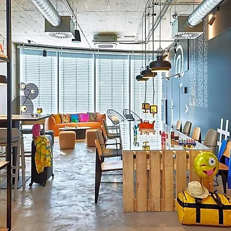 Hotel Moxy 3*