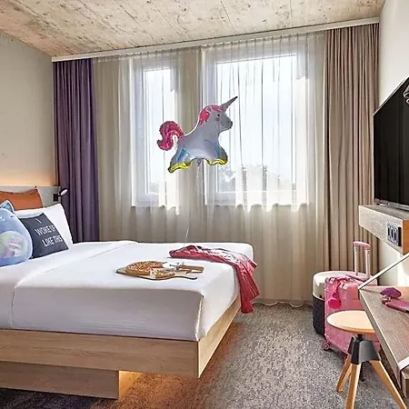 Hotel Moxy 3*